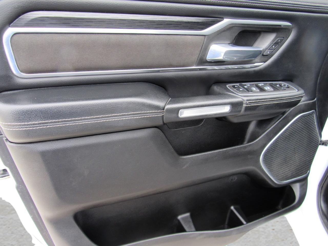 RAM 1500 Laramie Crew Cab 4WD 2023