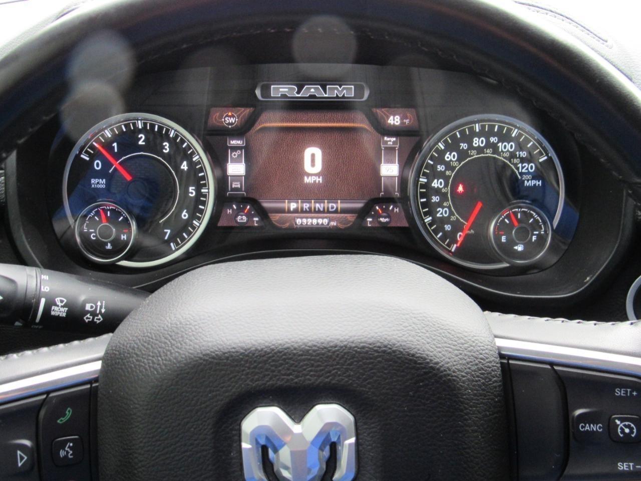 RAM 1500 Laramie Crew Cab 4WD 2023