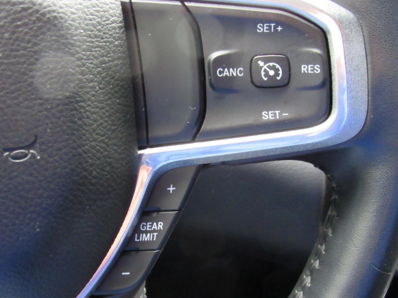 RAM 1500 Laramie Crew Cab 4WD 2023