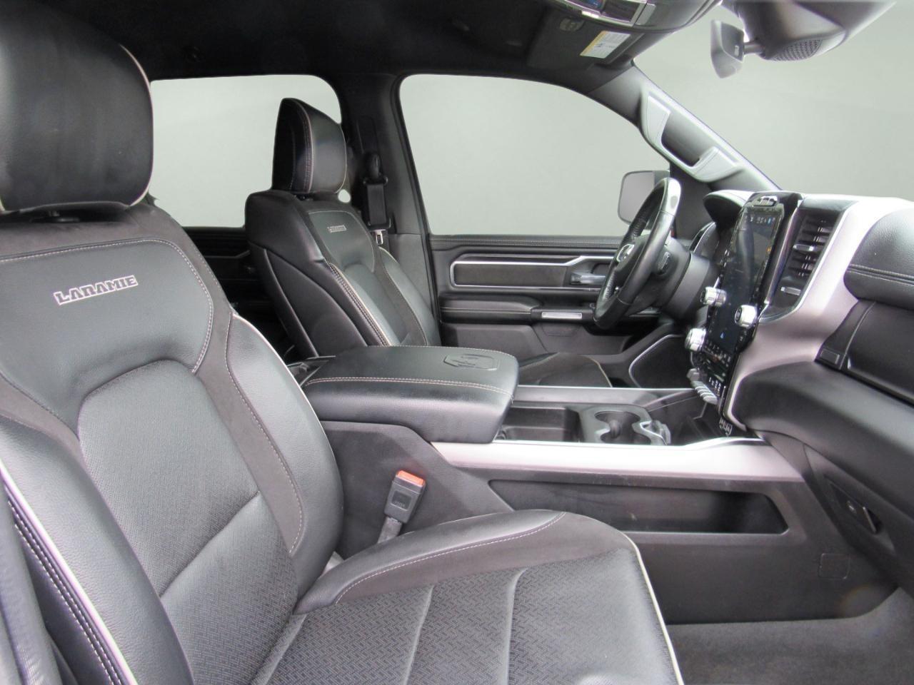 RAM 1500 Laramie Crew Cab 4WD 2023