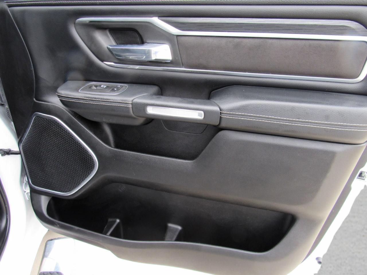 RAM 1500 Laramie Crew Cab 4WD 2023