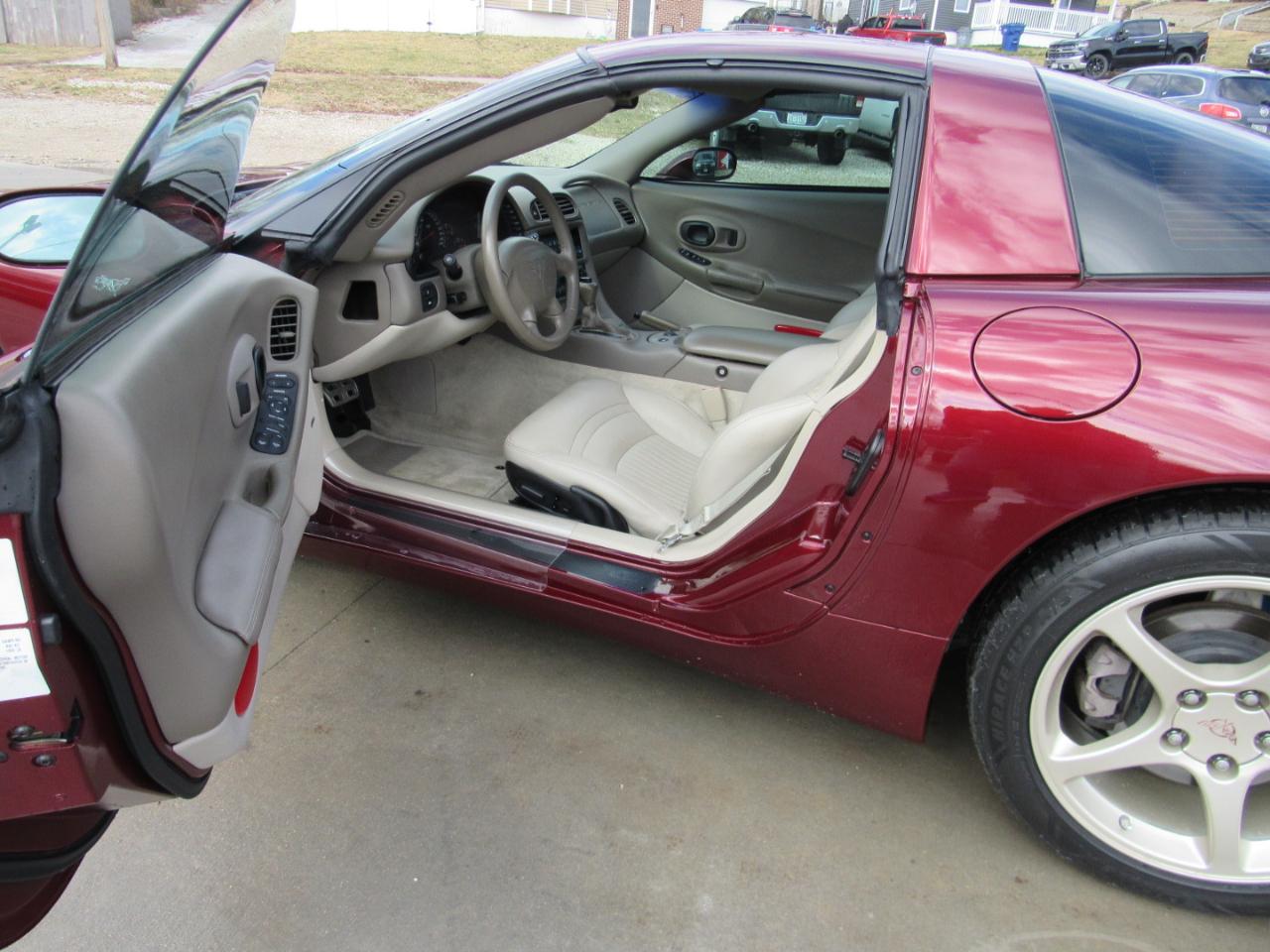 Chevrolet Corvette  2003