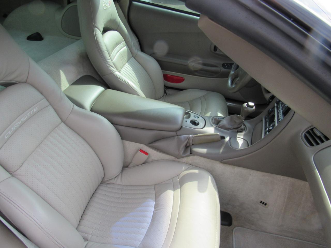 Chevrolet Corvette  2003