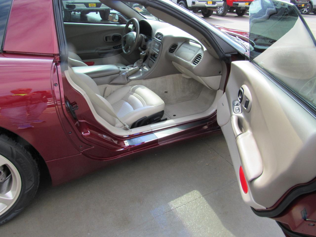 Chevrolet Corvette  2003