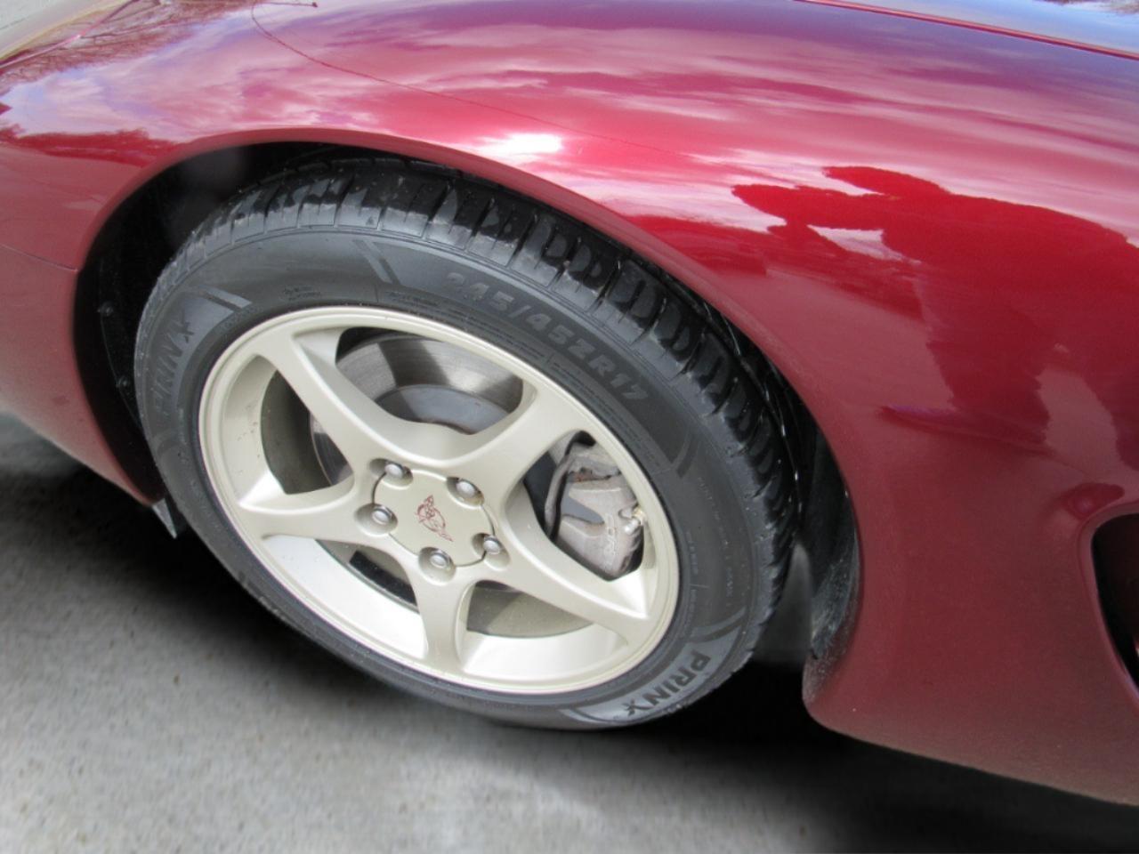 Chevrolet Corvette  2003