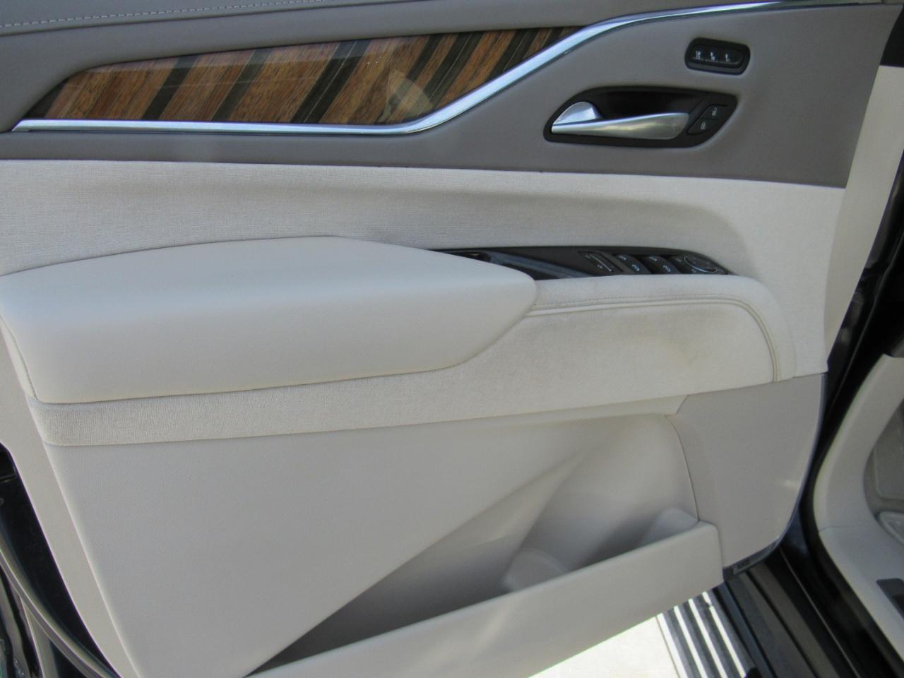 Cadillac Escalade Premium Luxury Platinum AWD 2021