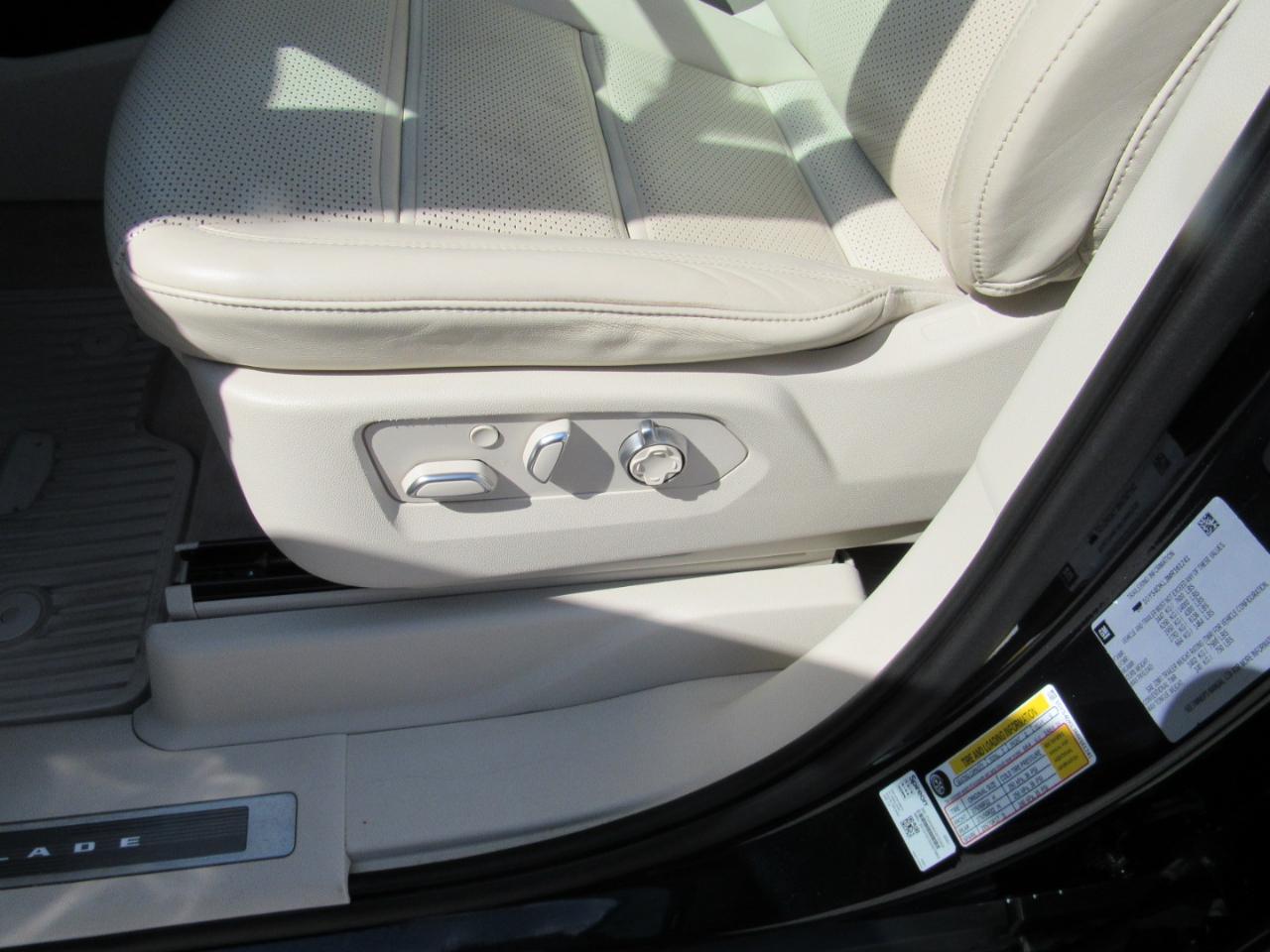 Cadillac Escalade Premium Luxury Platinum AWD 2021