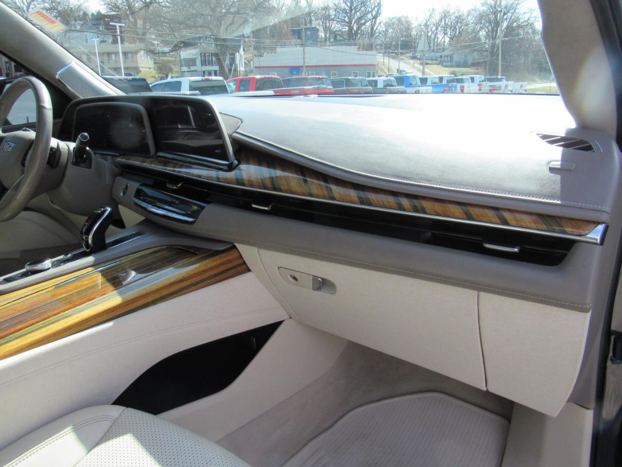 Cadillac Escalade Premium Luxury Platinum AWD 2021