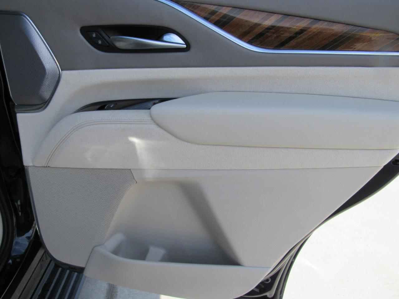 Cadillac Escalade Premium Luxury Platinum AWD 2021