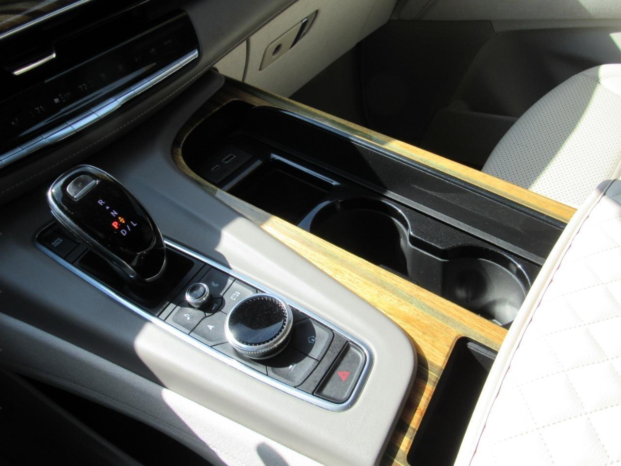 Cadillac Escalade Premium Luxury Platinum AWD 2021