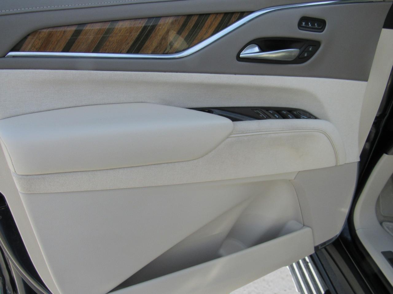 Cadillac Escalade Premium Luxury Platinum AWD 2021