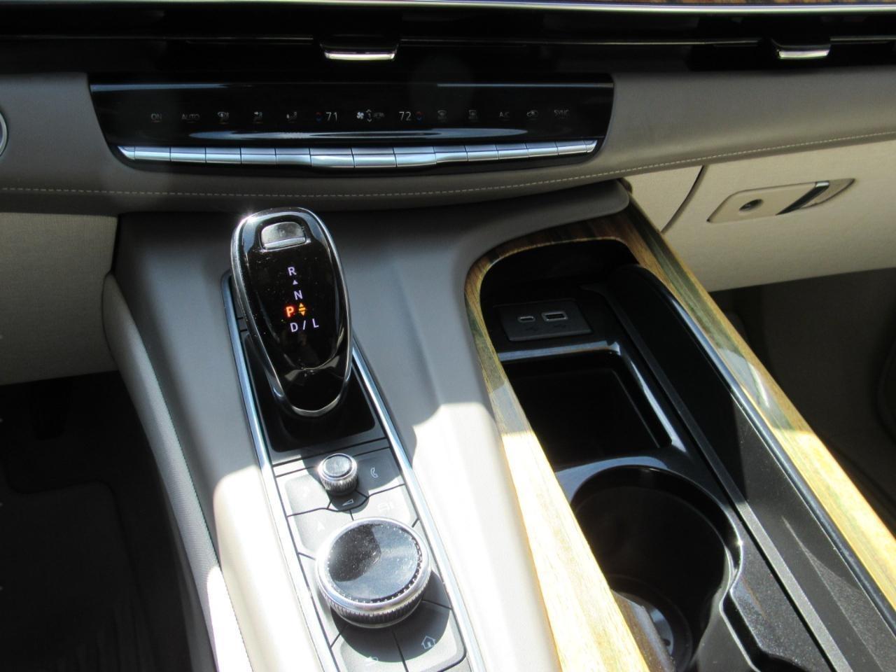 Cadillac Escalade Premium Luxury Platinum AWD 2021