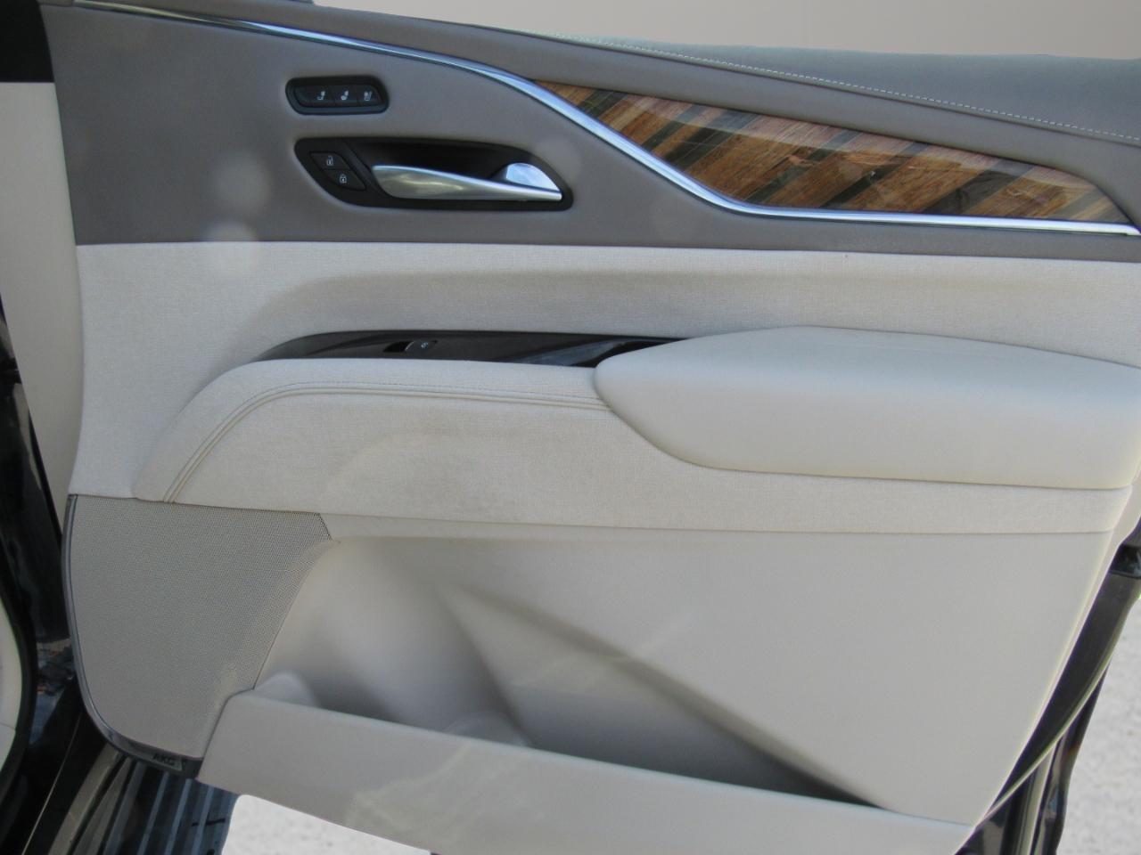 Cadillac Escalade Premium Luxury Platinum AWD 2021