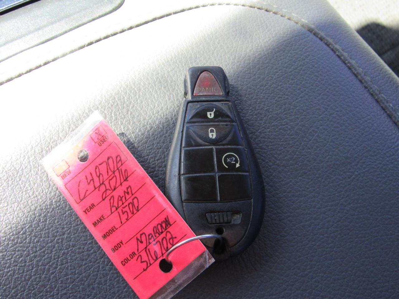 RAM 1500 Big Horn Crew Cab 4WD 2016