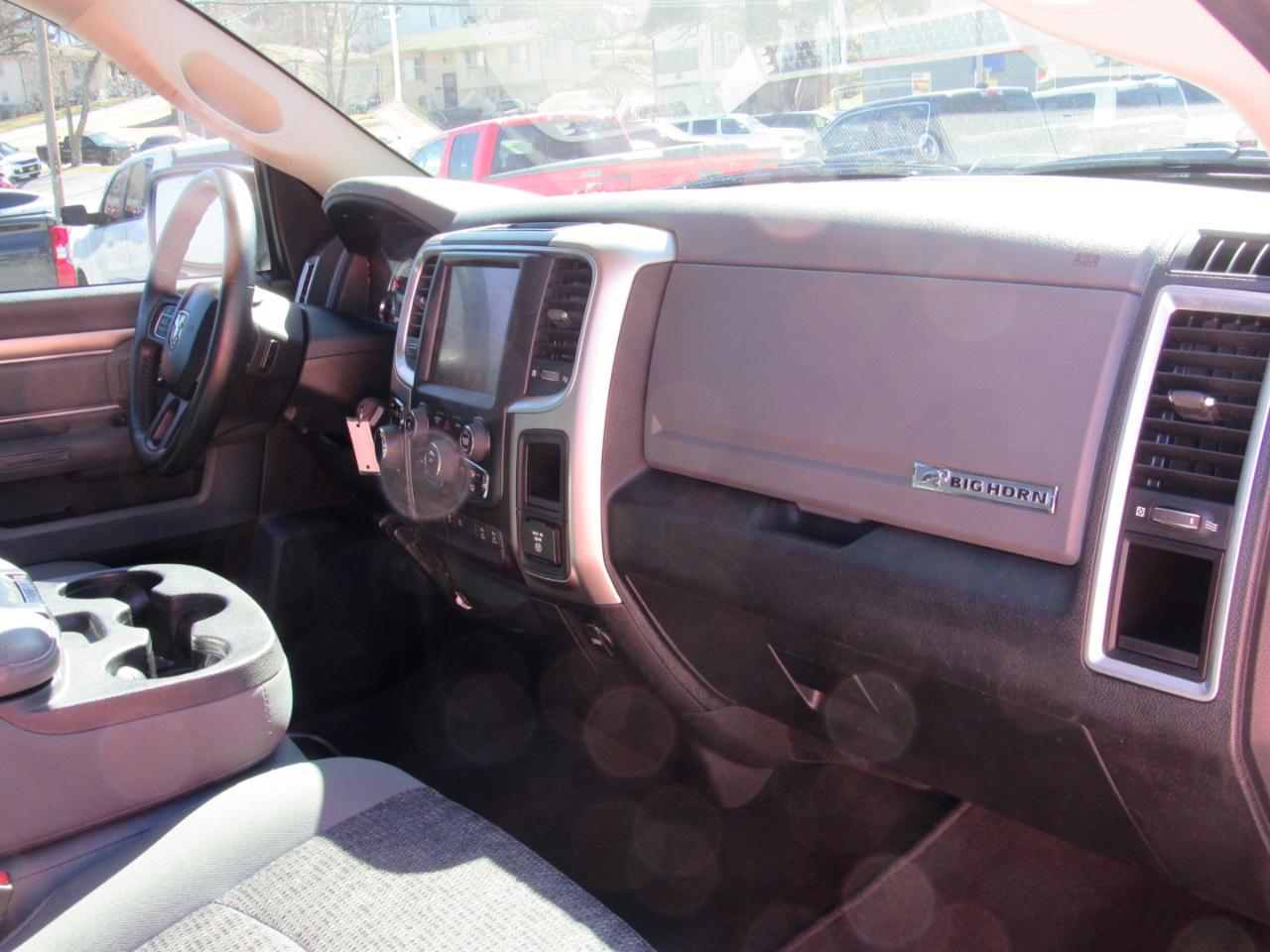 RAM 1500 Big Horn Crew Cab 4WD 2016