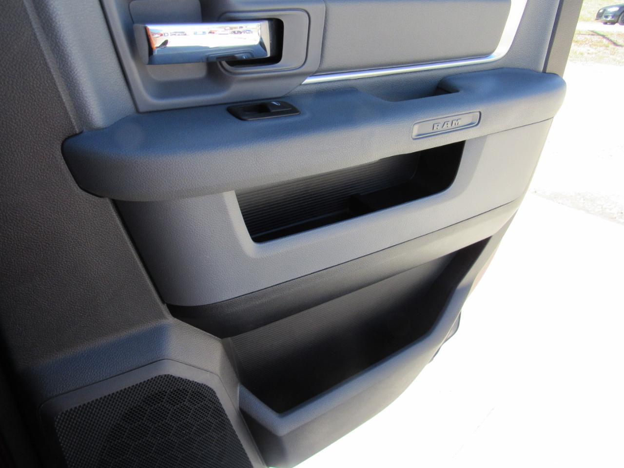 RAM 1500 Big Horn Crew Cab 4WD 2016