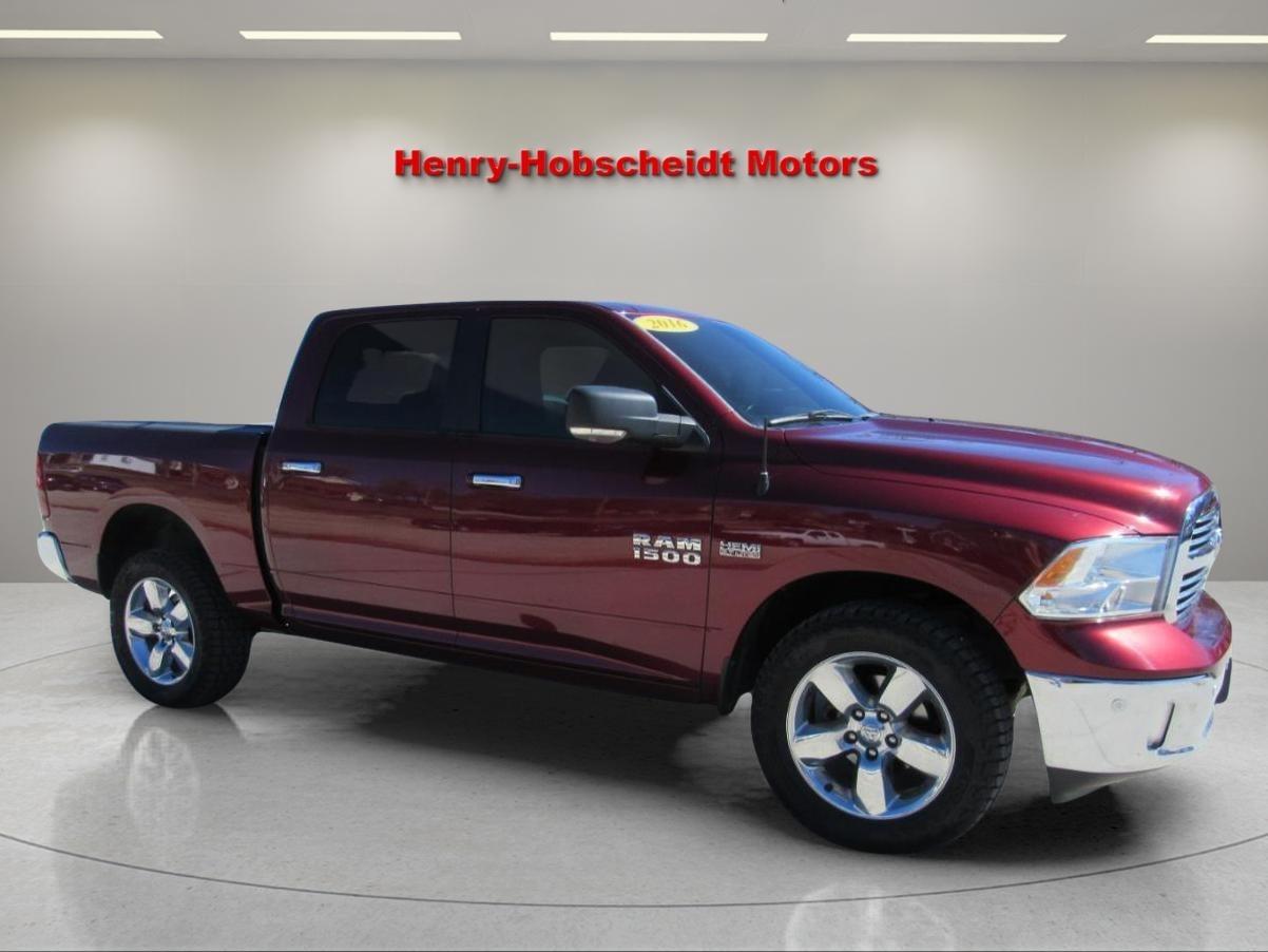 RAM 1500 Big Horn Crew Cab 4WD 2016