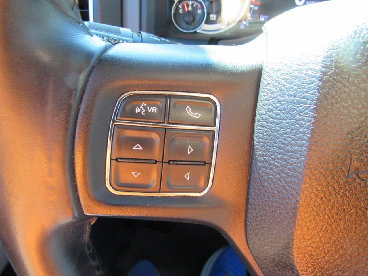 RAM 1500 Big Horn Crew Cab 4WD 2016