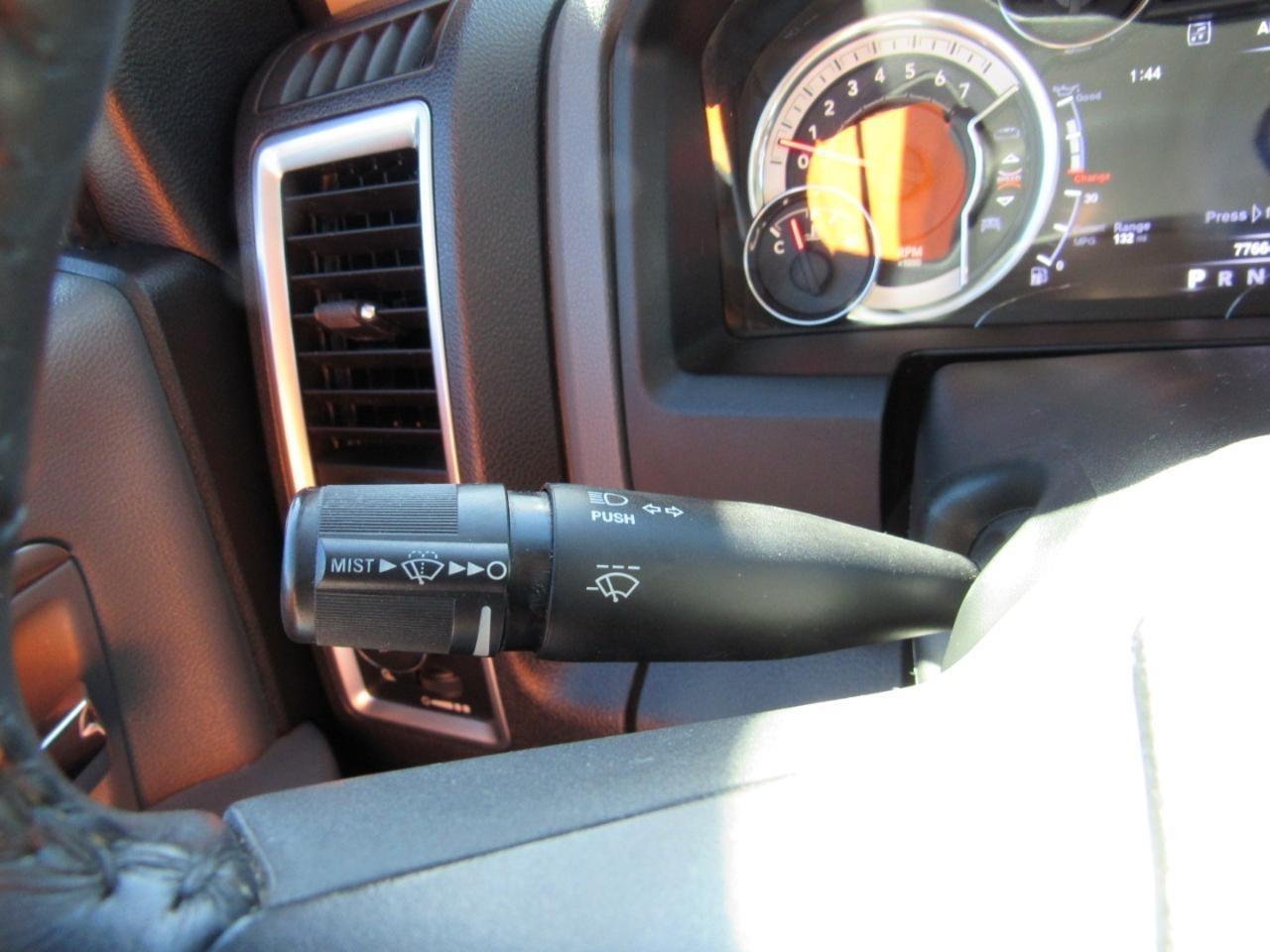 RAM 1500 Big Horn Crew Cab 4WD 2016