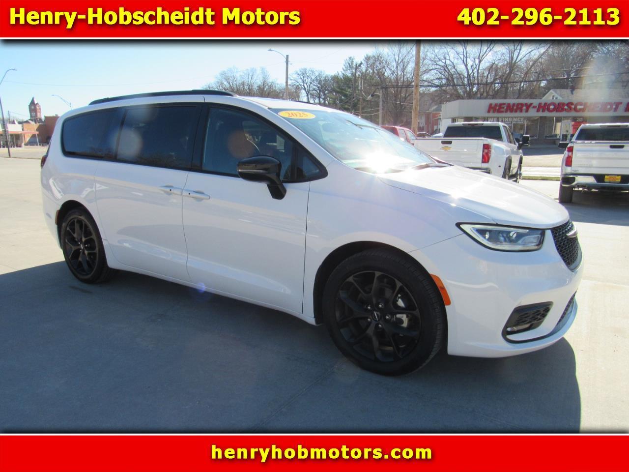 2025 Chrysler Pacifica Limited FWD