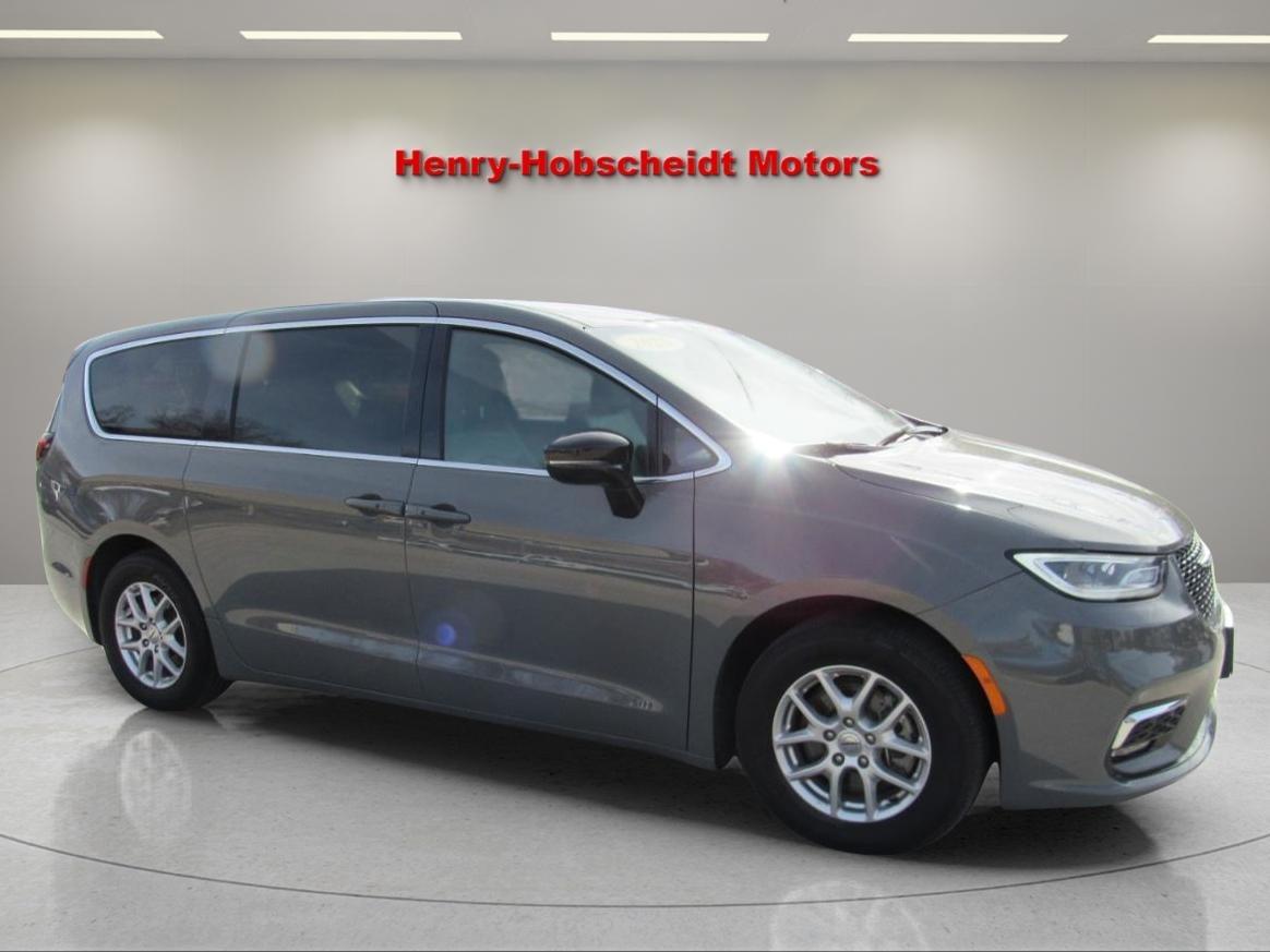 2025 Chrysler Pacifica FWD