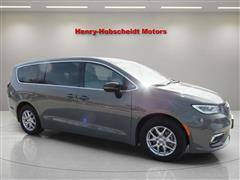 2025 Chrysler Pacifica 