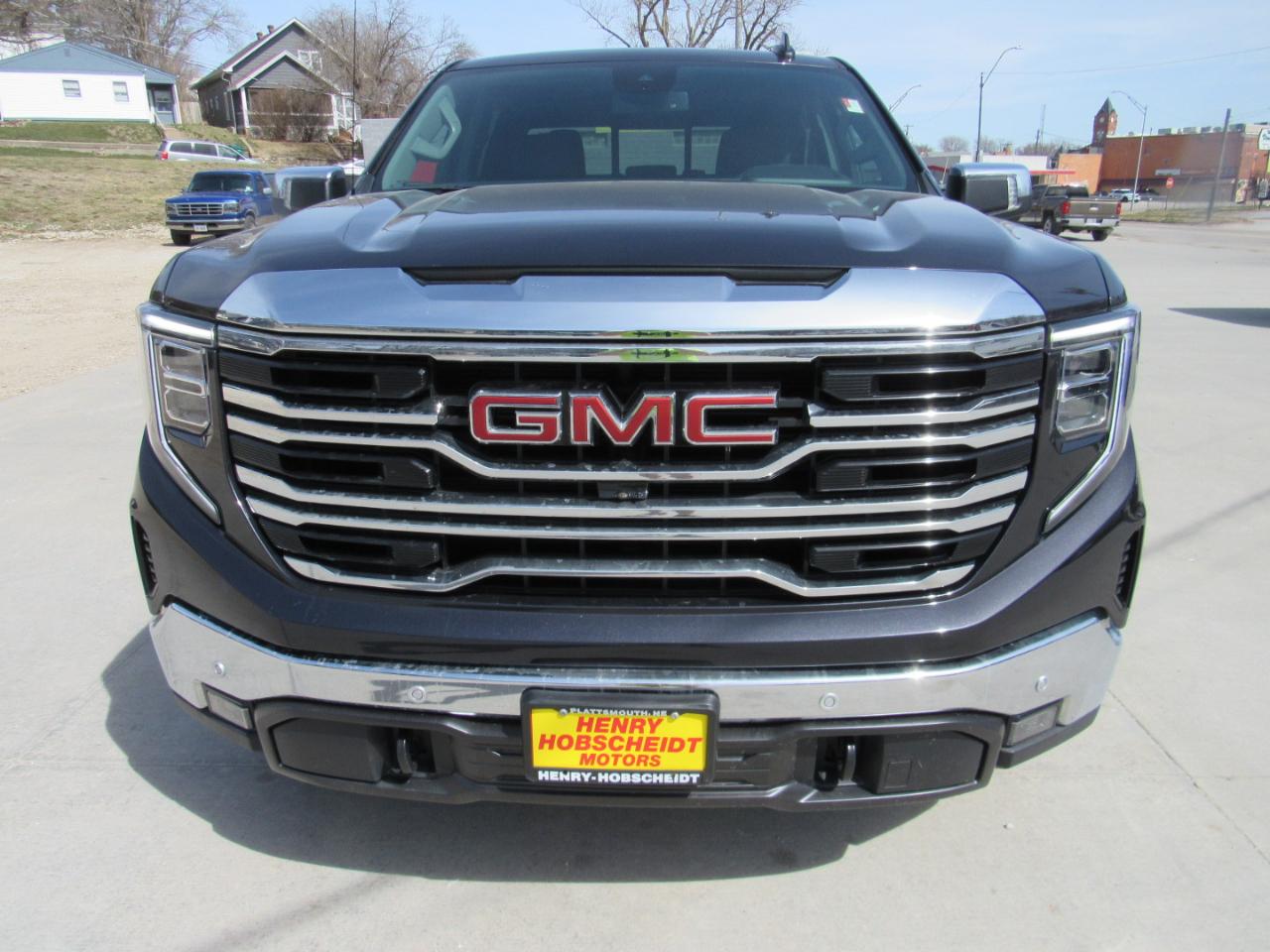 GMC Sierra 1500 SLT Crew Cab 4WD 2023