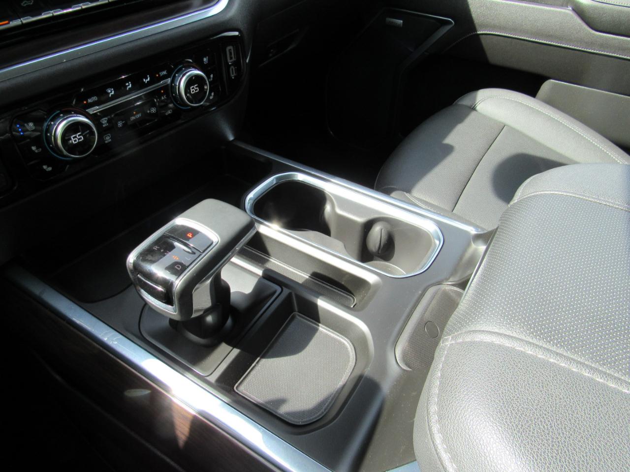 GMC Sierra 1500 SLT Crew Cab 4WD 2023