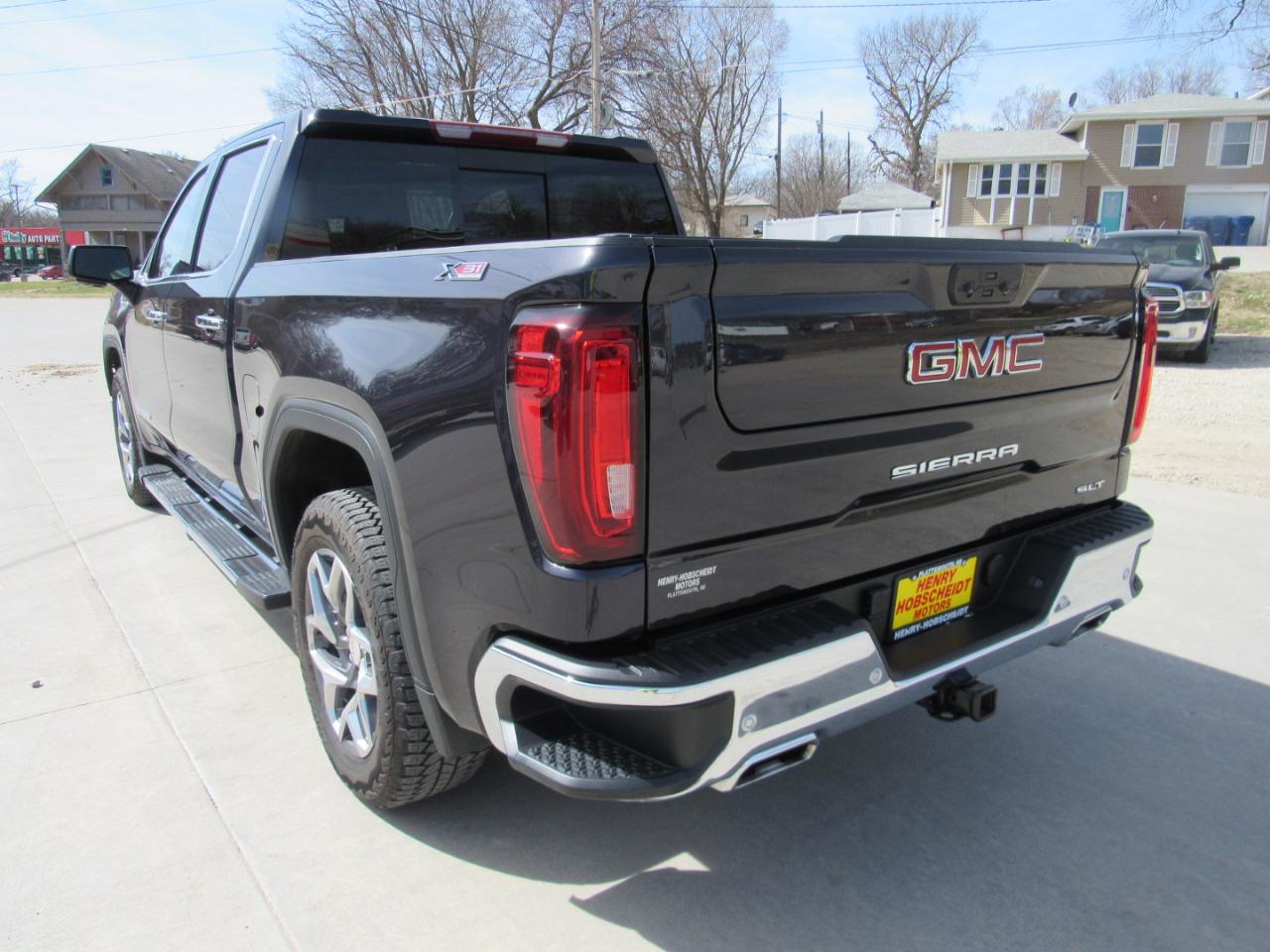 GMC Sierra 1500 SLT Crew Cab 4WD 2023