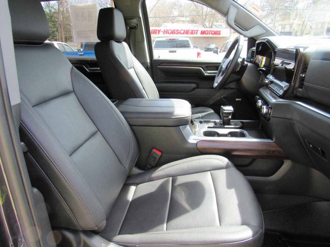 GMC Sierra 1500 SLT Crew Cab 4WD 2023