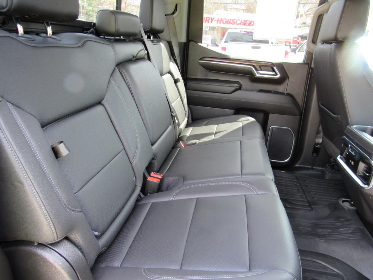 GMC Sierra 1500 SLT Crew Cab 4WD 2023