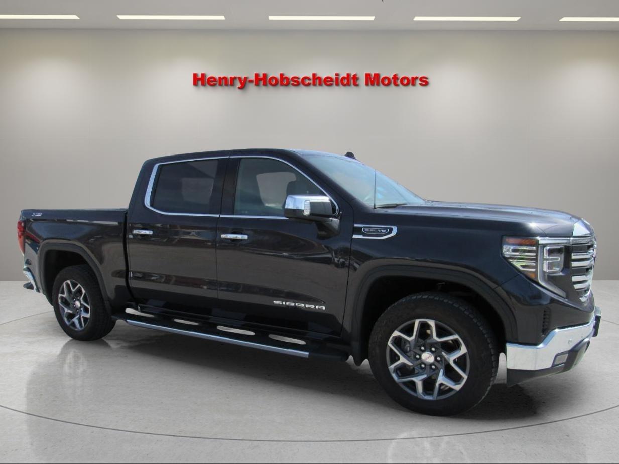 2023 GMC Sierra 1500 SLT Crew Cab 4WD