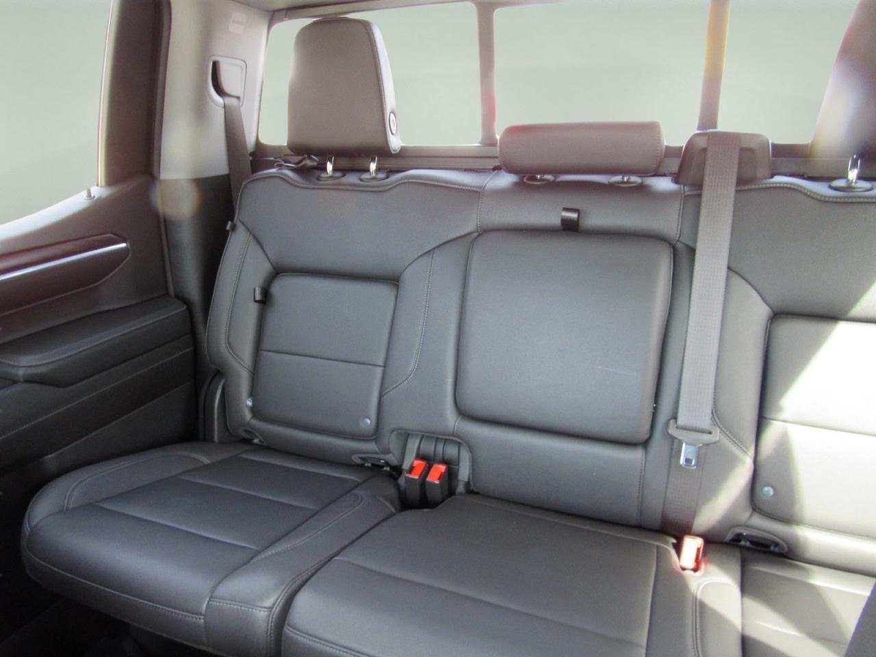 GMC Sierra 1500 SLT Crew Cab 4WD 2023