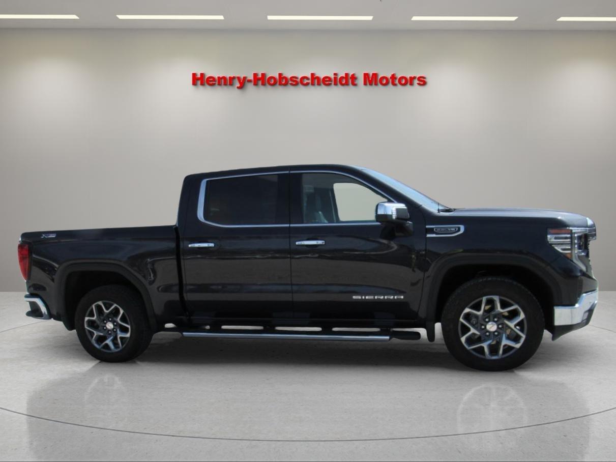 GMC Sierra 1500 SLT Crew Cab 4WD 2023