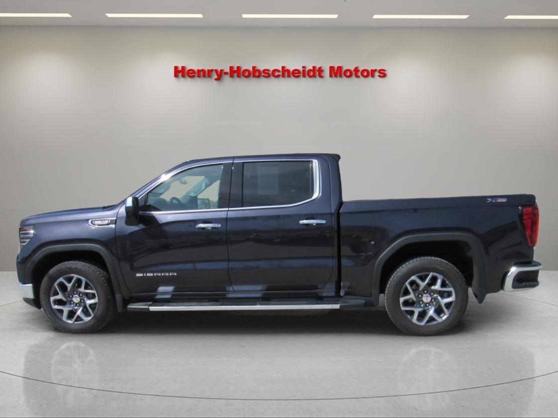 GMC Sierra 1500 SLT Crew Cab 4WD 2023