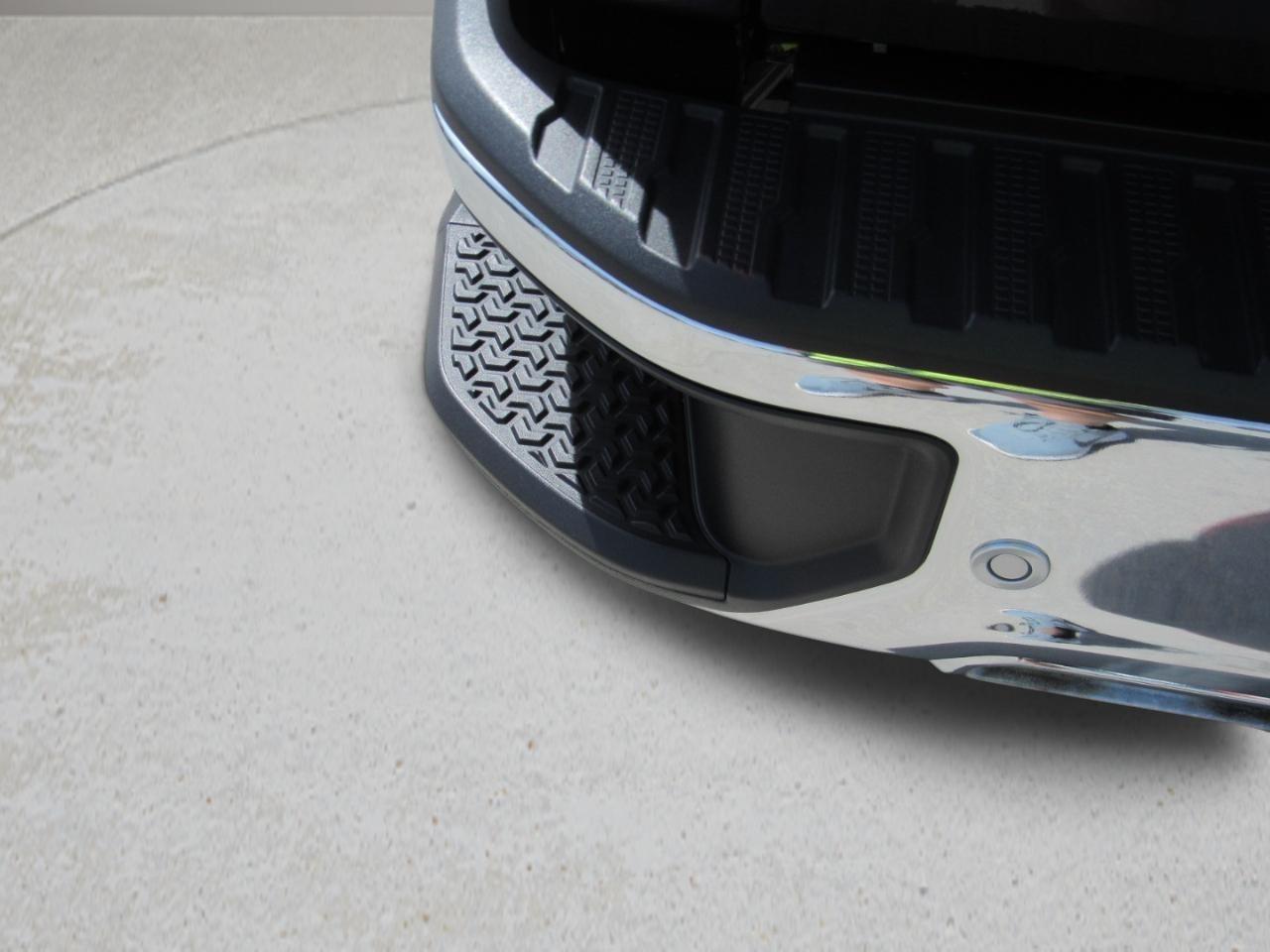 GMC Sierra 1500 SLT Crew Cab 4WD 2023