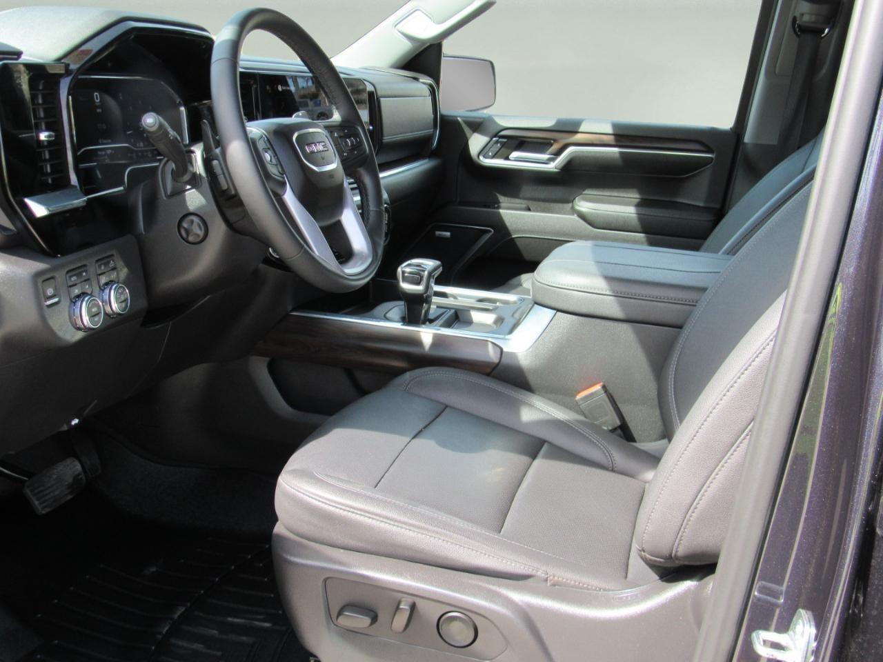 GMC Sierra 1500 SLT Crew Cab 4WD 2023