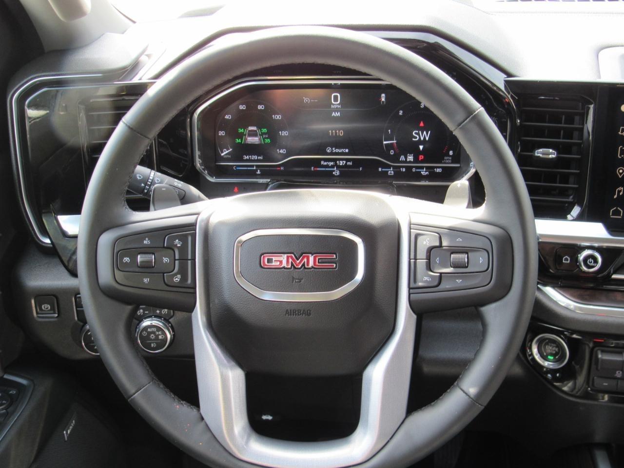 GMC Sierra 1500 SLT Crew Cab 4WD 2023