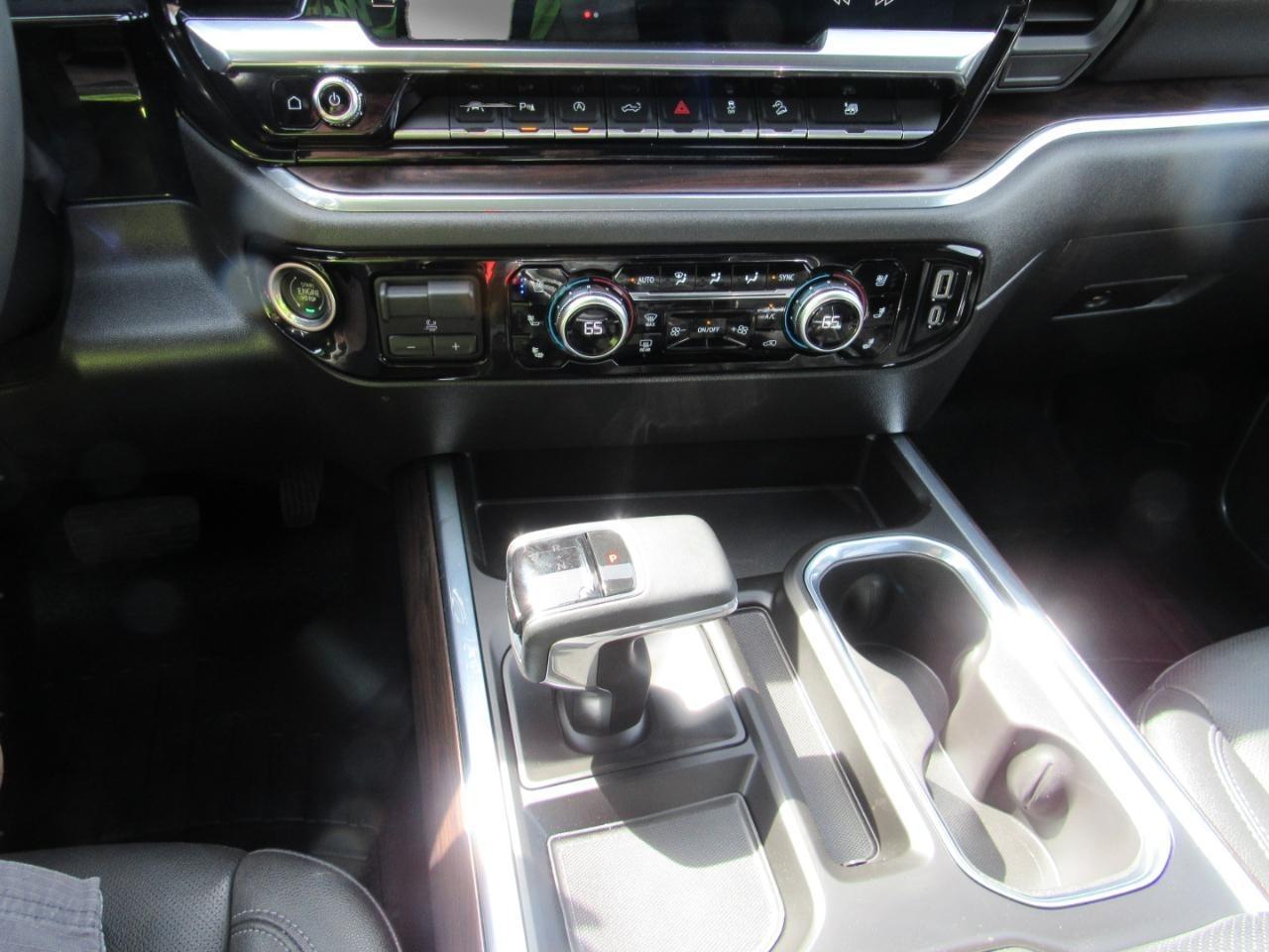 GMC Sierra 1500 SLT Crew Cab 4WD 2023