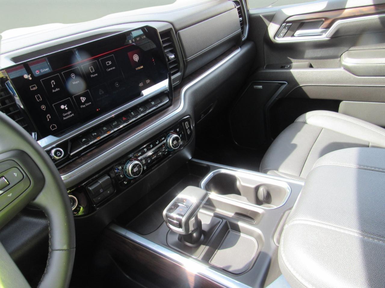 GMC Sierra 1500 SLT Crew Cab 4WD 2023