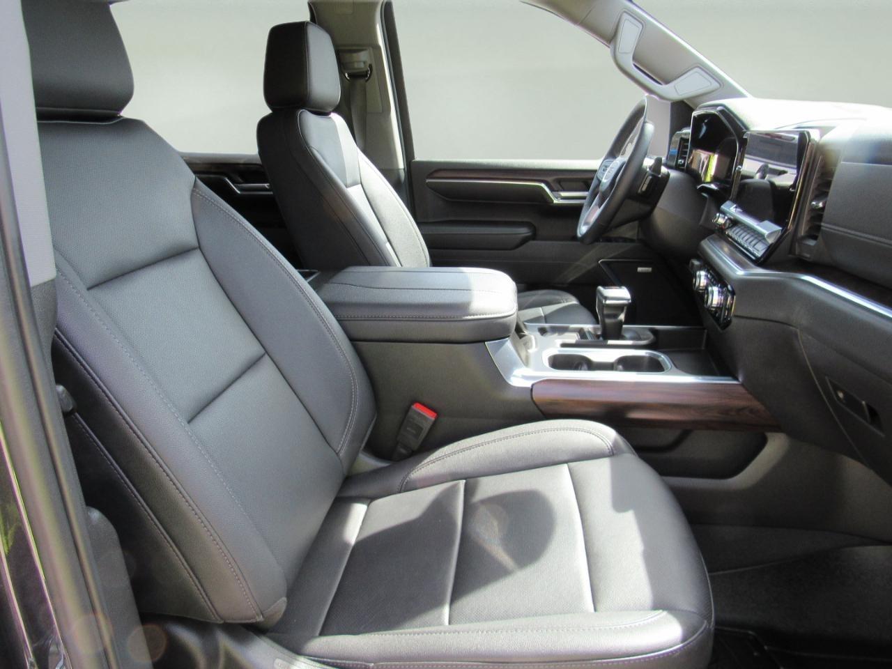 GMC Sierra 1500 SLT Crew Cab 4WD 2023