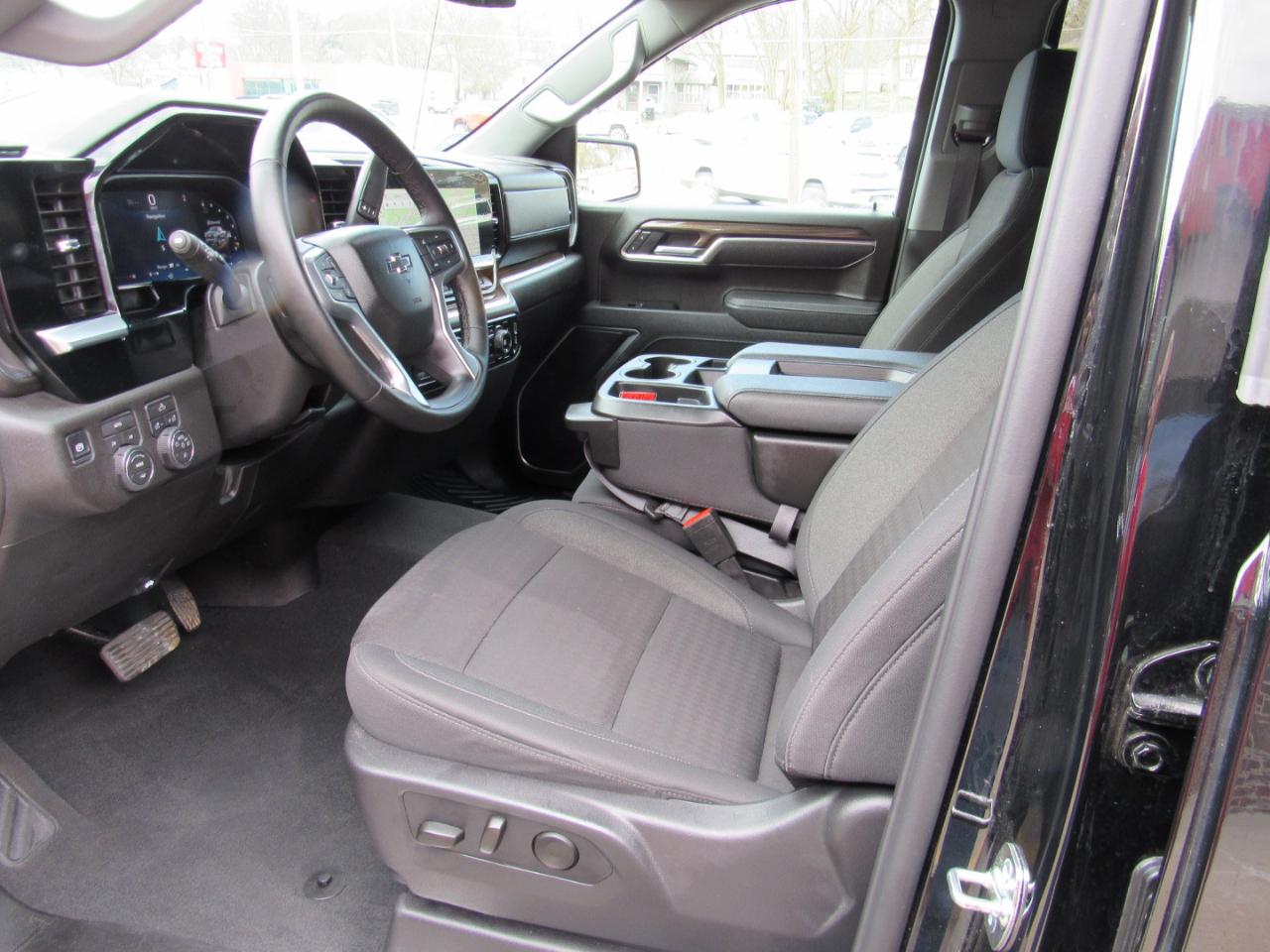 Chevrolet Silverado 1500 RST Crew Cab 4WD 2026