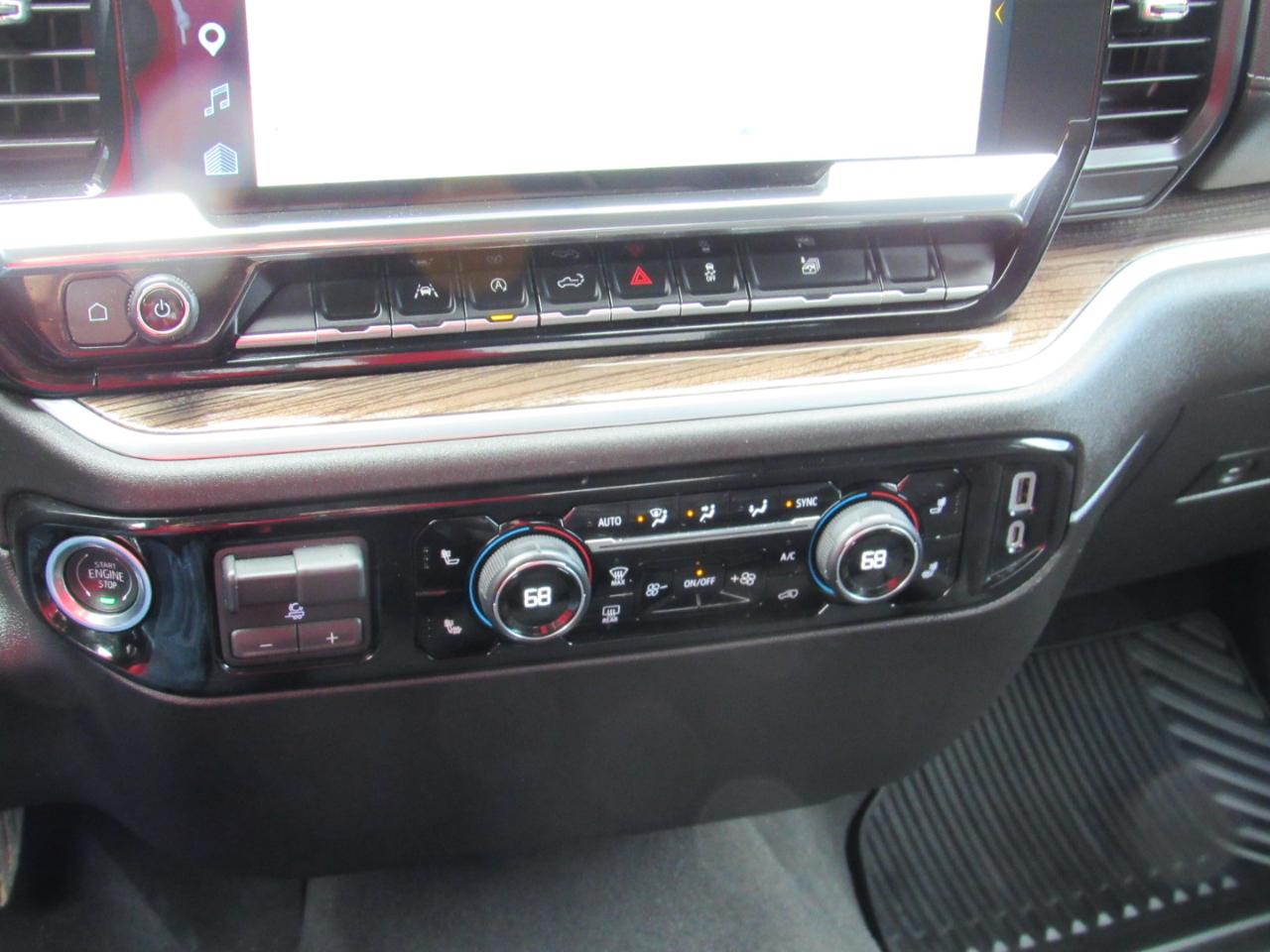 Chevrolet Silverado 1500 RST Crew Cab 4WD 2026