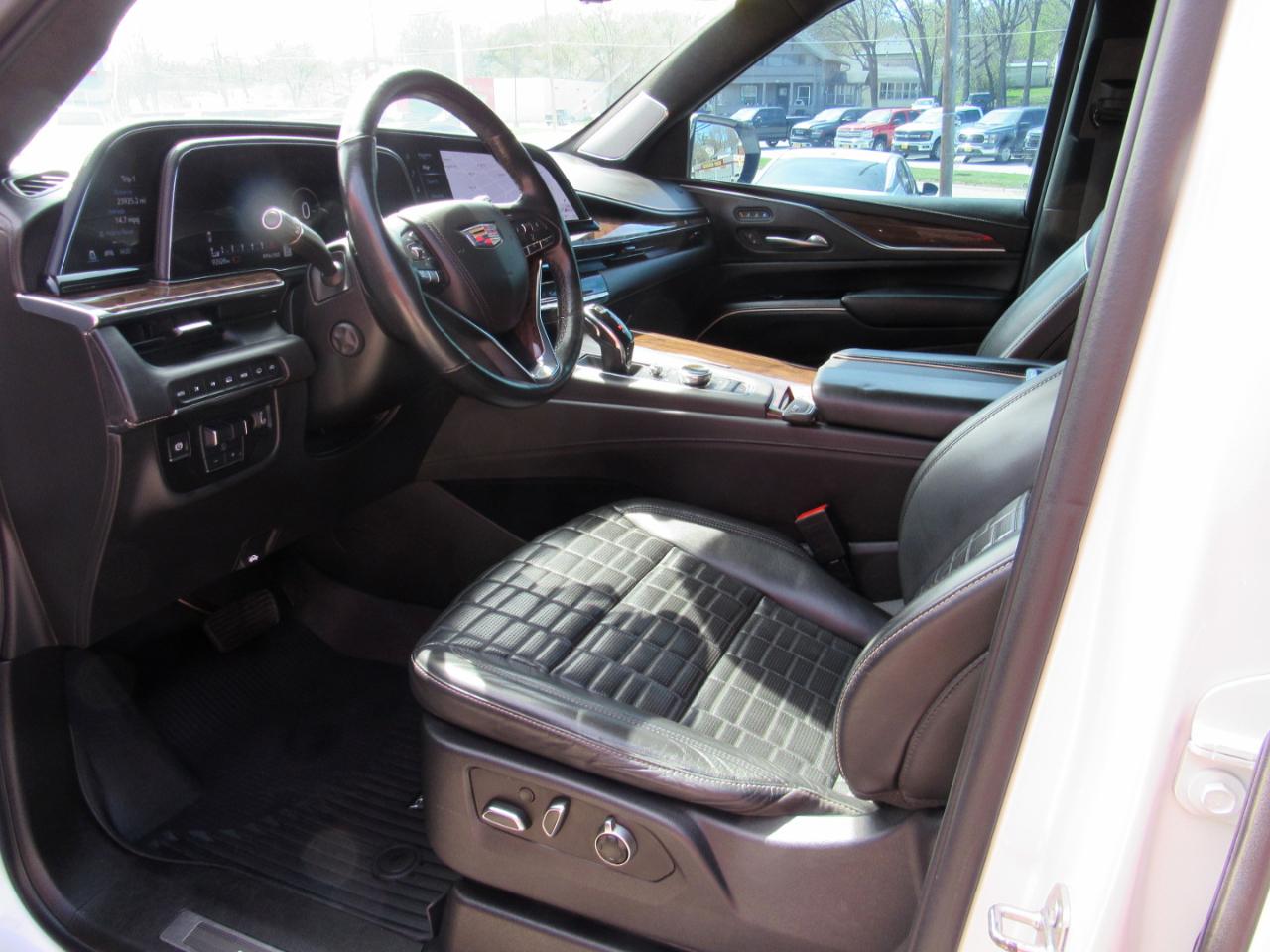 Cadillac Escalade ESV  2021