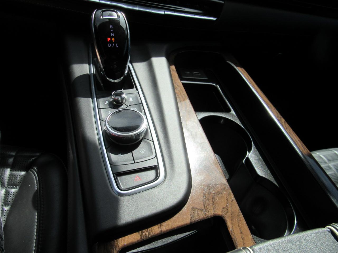 Cadillac Escalade ESV  2021