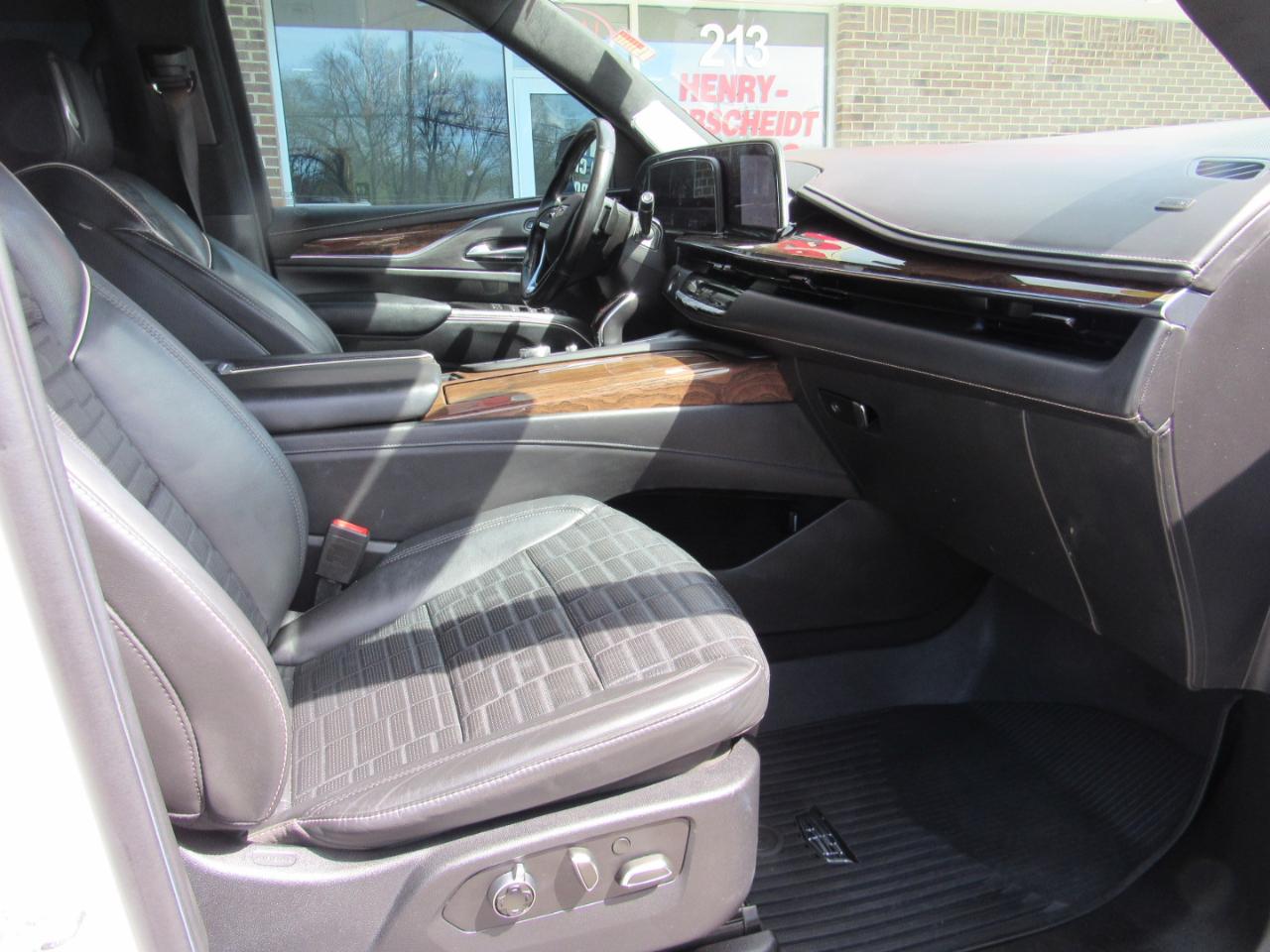 Cadillac Escalade ESV  2021