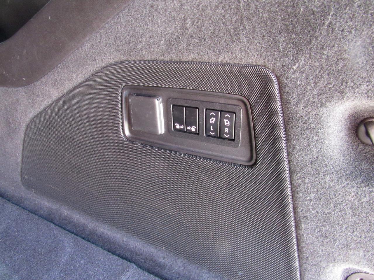 Cadillac Escalade ESV  2021