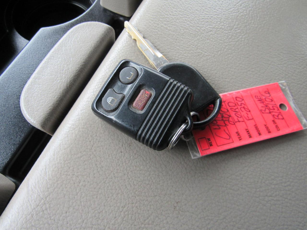 Ford Super Duty F-250 SRW  2009