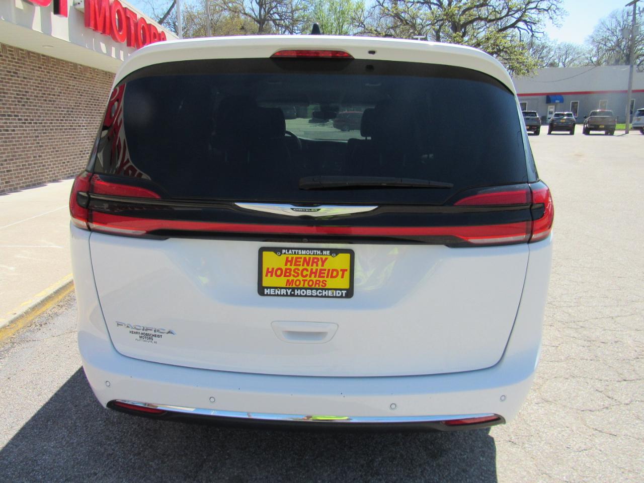 Chrysler Pacifica Touring L FWD 2023