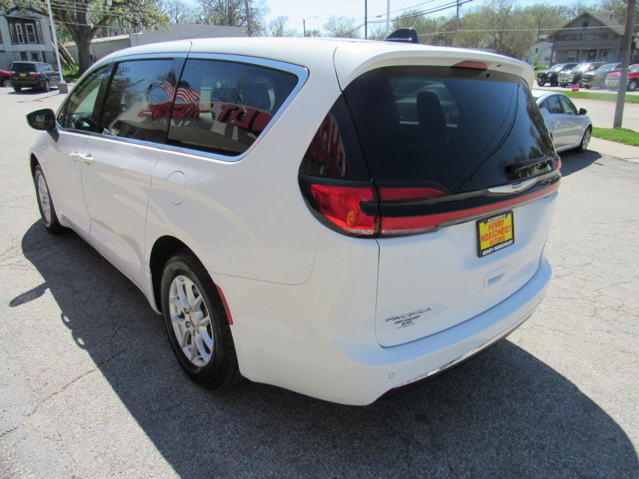 Chrysler Pacifica Touring L FWD 2023